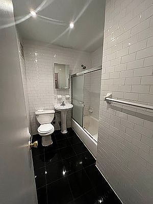 5th image of 418 E 88th St APT 3A