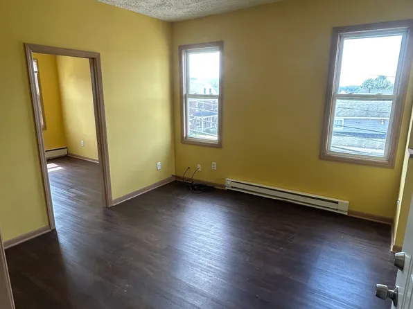 2 E Union St #5, Nanticoke, PA 18634