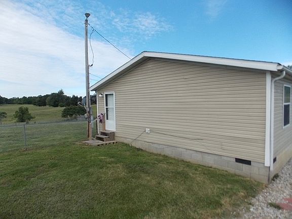 3rd image of 375 Buckler Ave