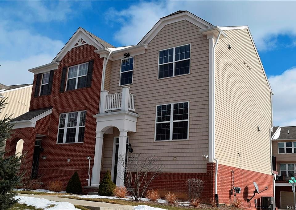 1st image of 28077 Hewes Ln
