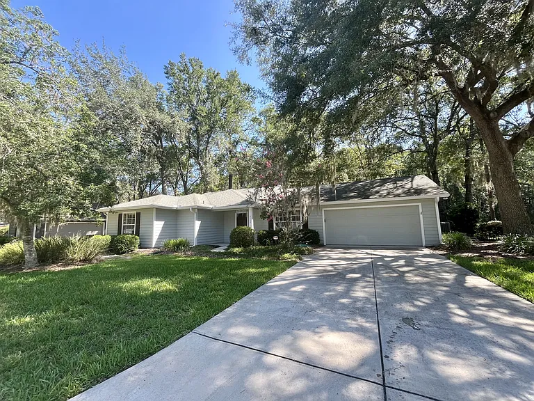 4118 NW 62nd Ave — Photo 1