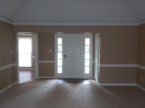 4th image of 8167 Creekside Cir N