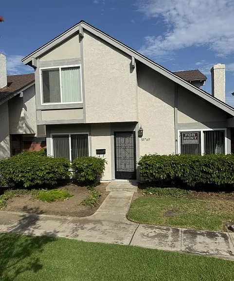 10765 Esmeraldas Dr — Photo 3
