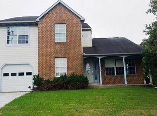 7601 Finns Ln, Lanham, MD 20706
