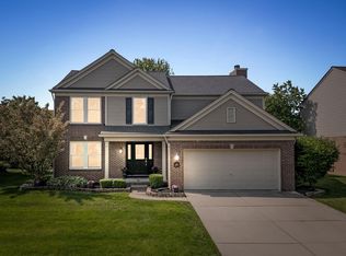 2880 Yosemite Dr, Lake Orion, MI