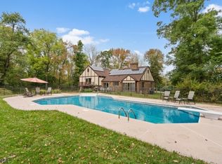 35 Old Pond Ln, Andover, NJ 07821