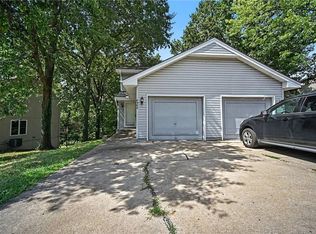 6904/6906 Orchard St, Liberty, MO 64068