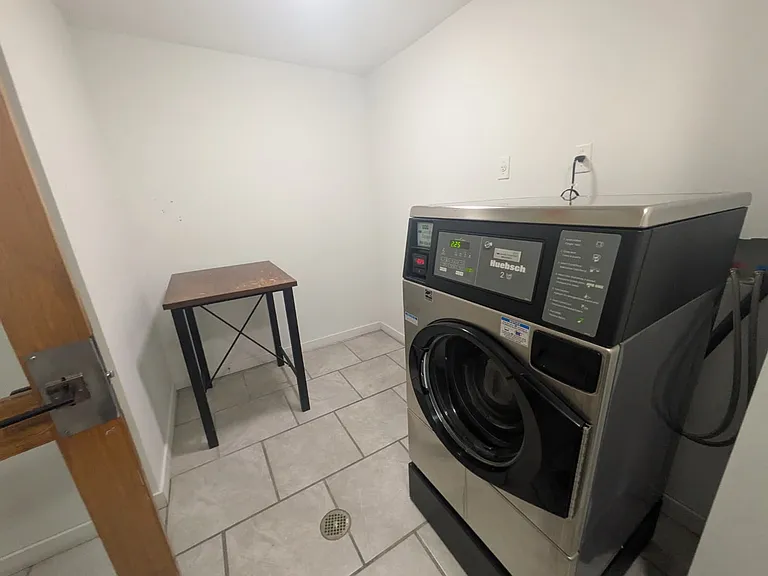60 Coleman St #2L — Photo 5