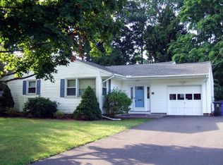 15 W Maxwell Dr, West Hartford, CT 06107