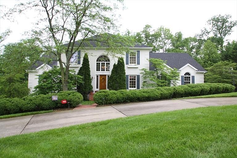 Exquisite! Custom home scrupulously maintained. Stunning 2 sty FR w/flr-ceilin