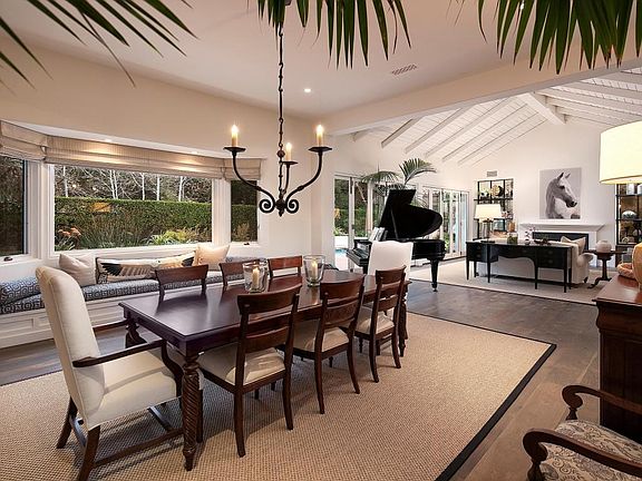 Dining/living room