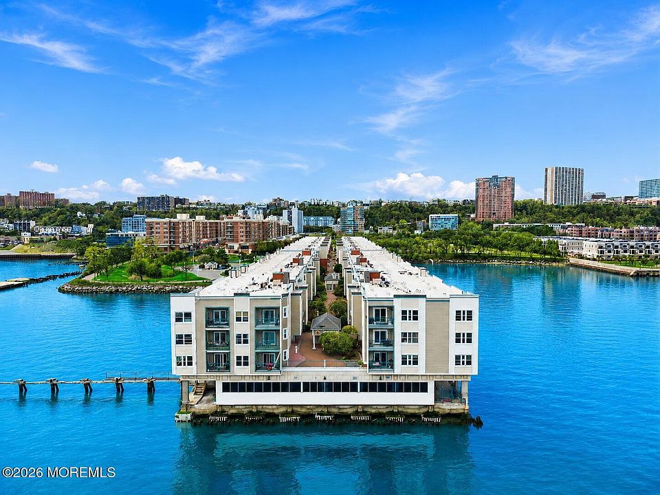 1st image of 324 Promenade