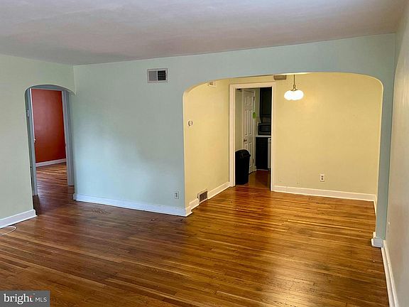 4th image of 115 Arlington Ave
