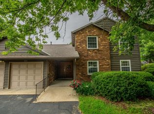 735 S Imperial Dr, Hartland, WI 53029