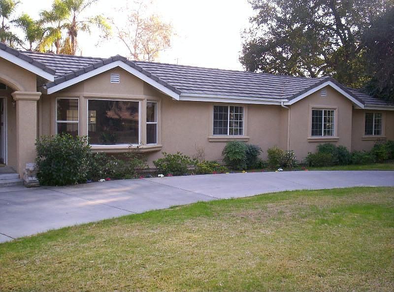 1st image of 876 Vallombrosa Dr
