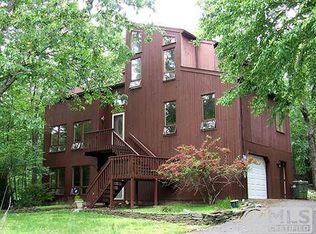 1231 Brentwood Dr, East Stroudsburg, PA 18301