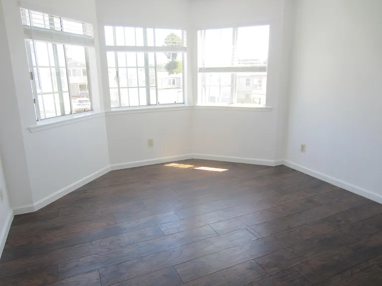 1223 E 15th St #1223 — Photo 1