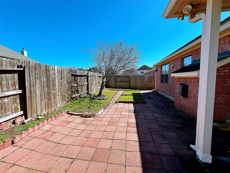 5523 Baby Blue Ln — Photo 43