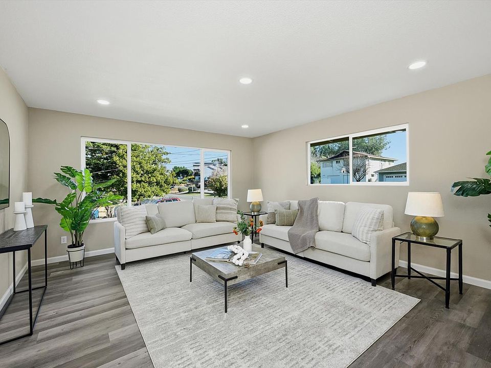 1st image of 10496 Fairway Place