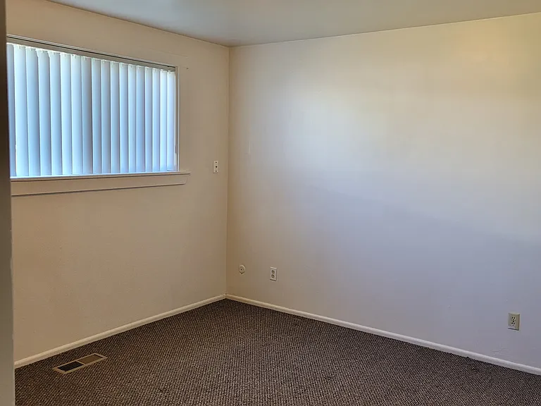 320 Ashland Dr — Photo 7