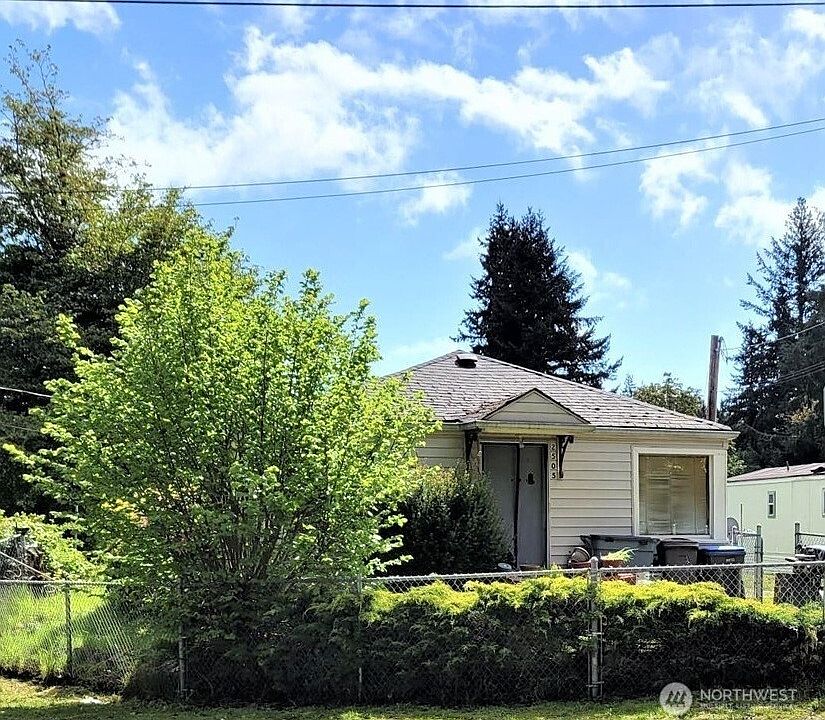 1st image of 2507 Erlands Point Road NW