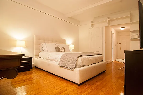 Rented by WAM Partners - William Moses Co. | media 33