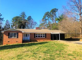 330 Kenneth St, Walhalla, SC 29691