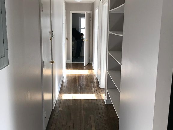 3rd image of 1537 Bainbridge St #2