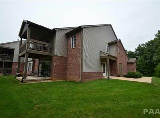 4503 N Tallgrass Ln, Peoria, IL 61615