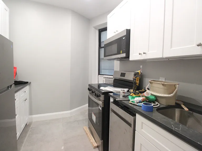 192 Claremont Ave #1D — Photo 1