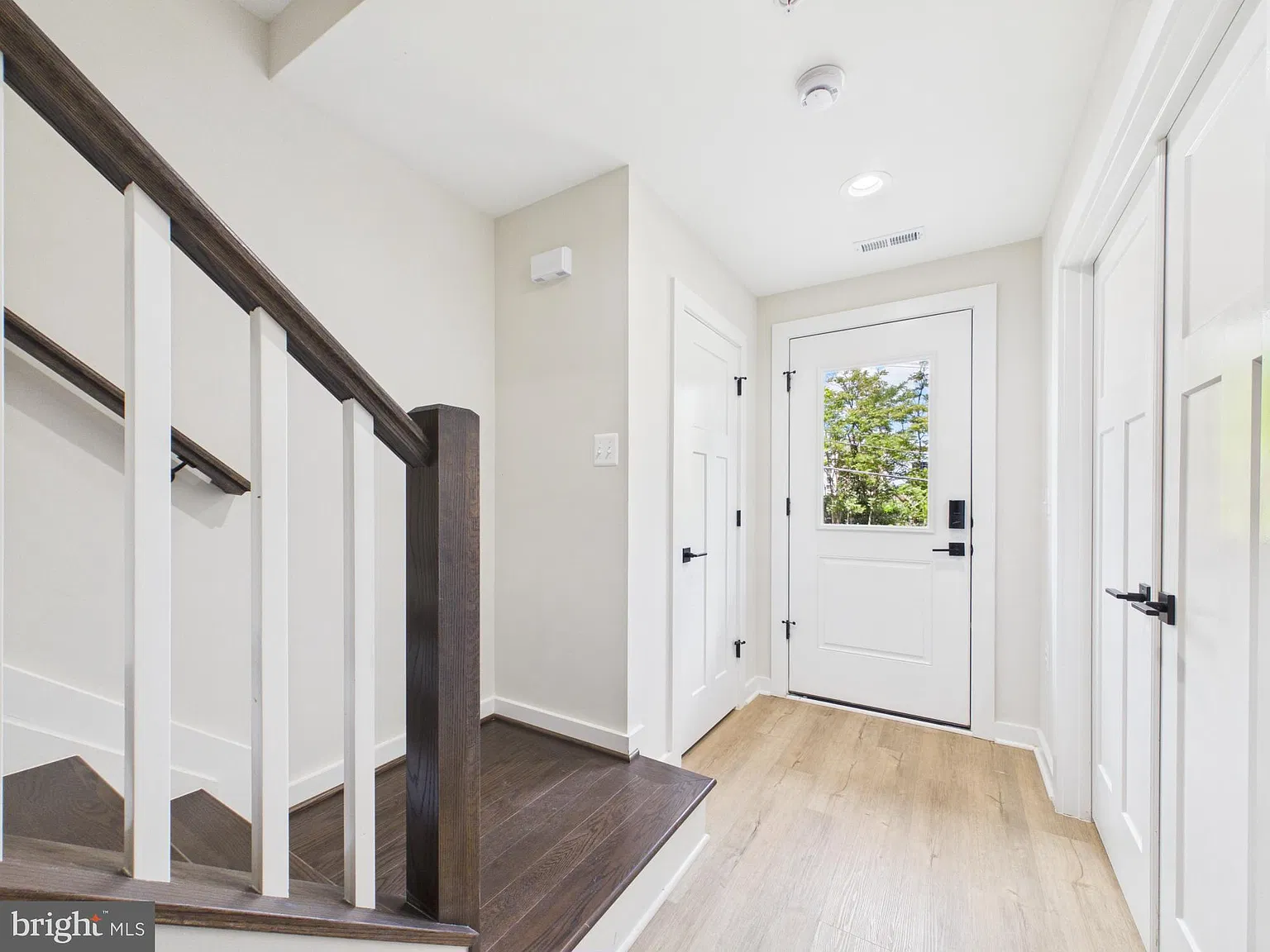 4 bed, 3.5 bath, 1868 sqft, $3,900 — Photo 4