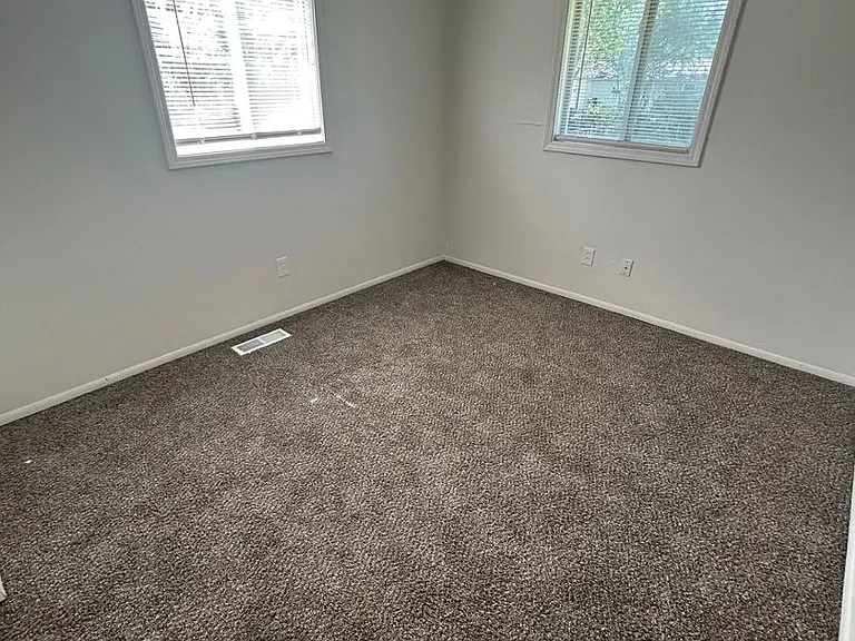 1162 Smith St — Photo 7