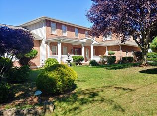 66 E Foothills Dr, Drums, PA 18222