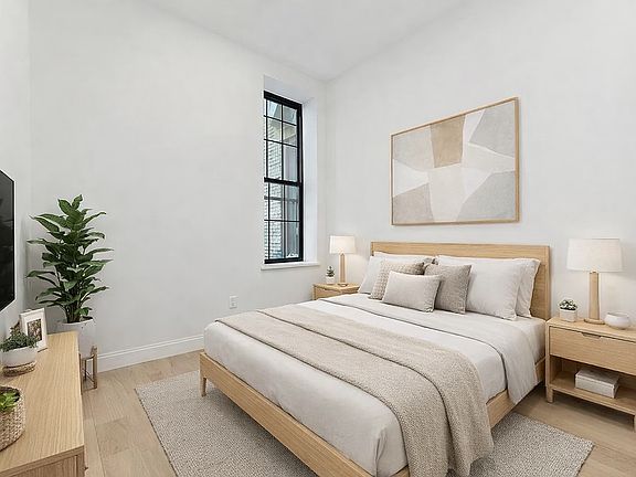 4th image of 423 Court St #Townhouse