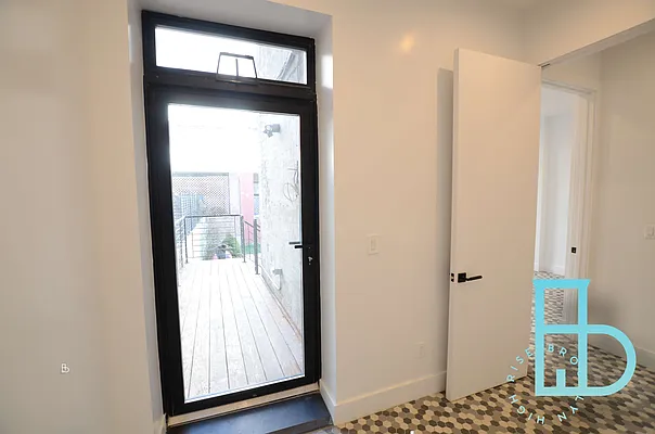 Rented by Miron Realty Group | media 46