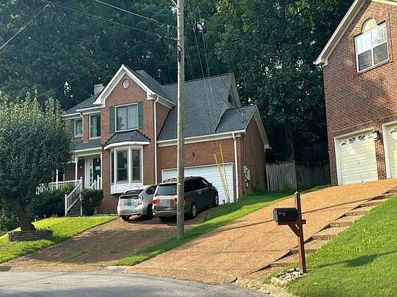 2nd image of 105 Muir Ct