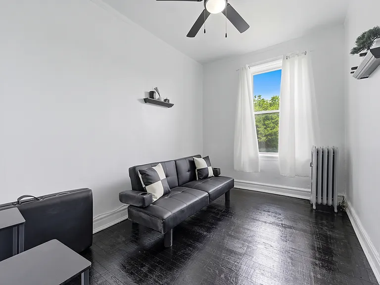 7000 S Paxton Ave #3 — Photo 7