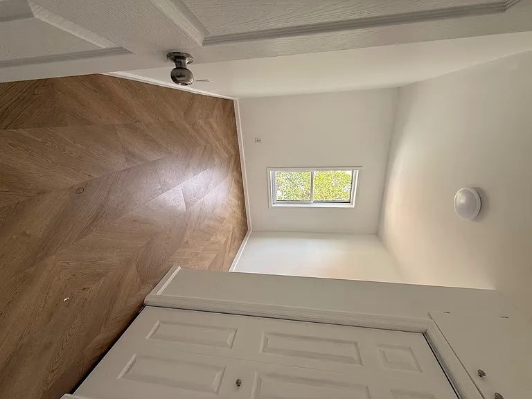430 Pine St — Photo 8
