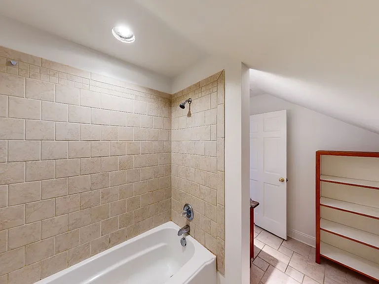 409 Dinwiddie St #C — Photo 5