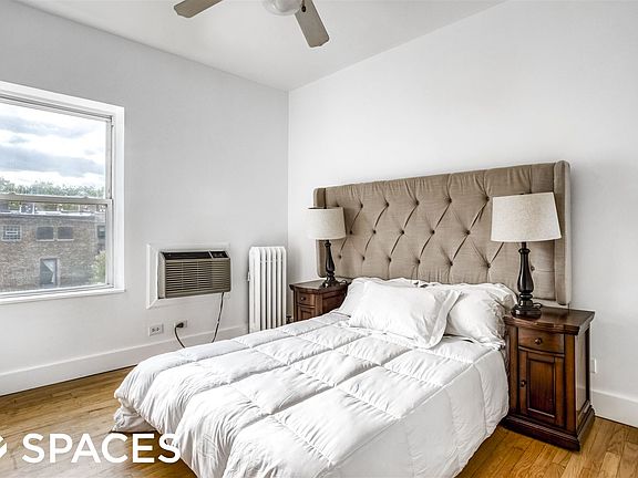 4th image of 613 1/2 W Arlington Pl APT 3