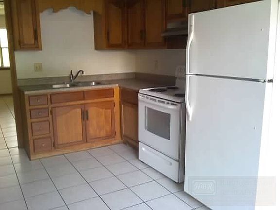 5th image of 2801 Treasure Hills Blvd APT 2