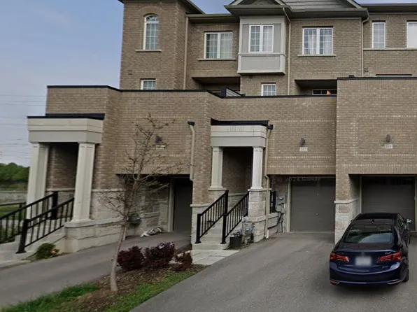 167 Harding Park St, Newmarket, ON L3Y 0E3