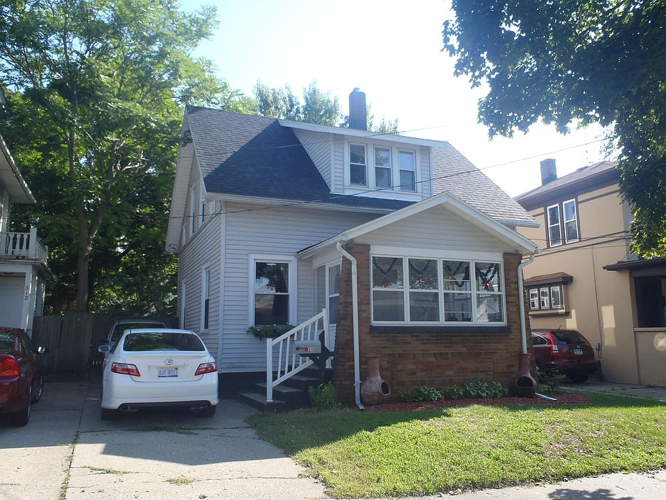 1st image of 310 Palmer St NE