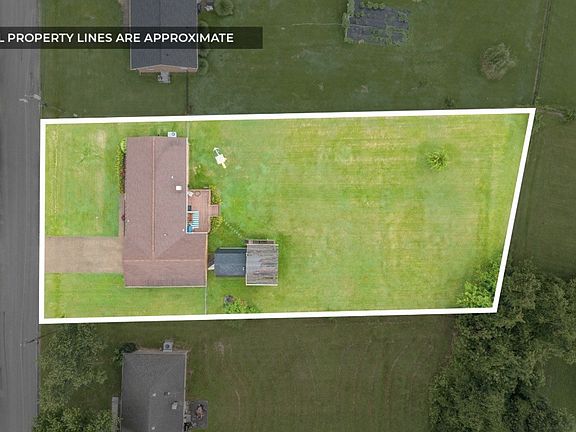 3rd image of 601 Pineridge Dr