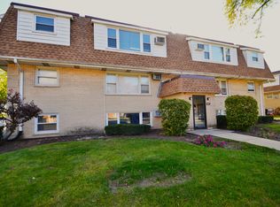 9907 W 58th St APT 9, Countryside, IL 60525