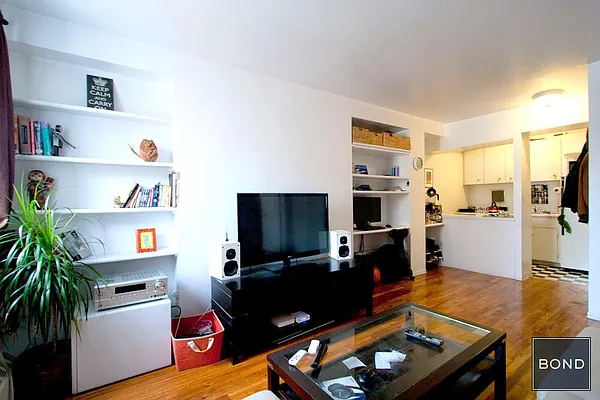 Rented by Bond New York | media 9