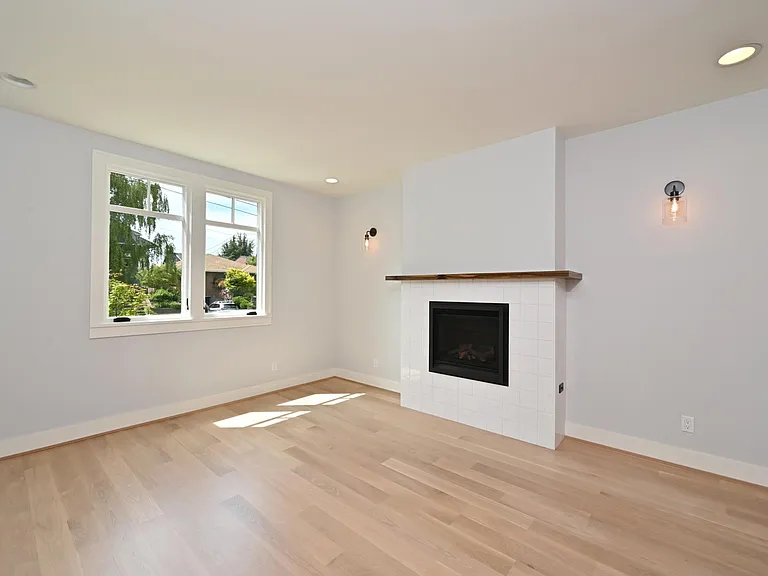 2910 9th Ave W — Photo 5