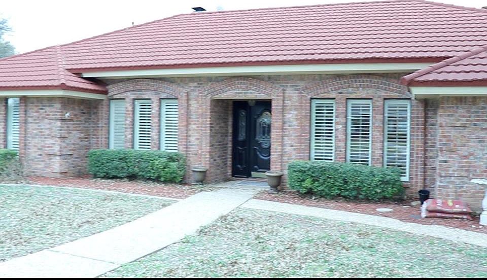 1st image of 5210 Beverly Dr