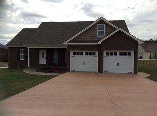 220 Shields Crossing Dr, Bean Station, TN 37708