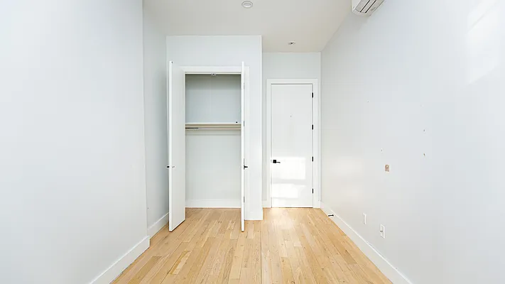 Rented by Nooklyn NYC LLC | media 30